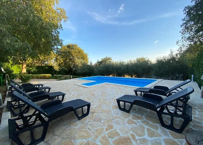 Stone Holiday Homes Stankovci With Pool And Mediterranean Gardens