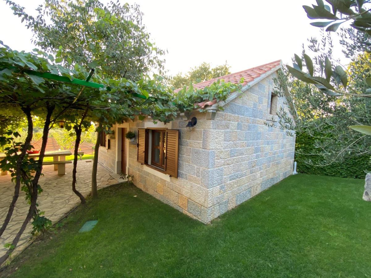 Stone Homes Stankovci With Pool And Mediterranean Gardens Villa *